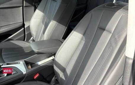 Audi A4, 2019 год, 2 050 000 рублей, 11 фотография