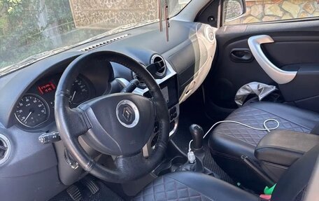 Renault Logan I, 2013 год, 330 000 рублей, 3 фотография