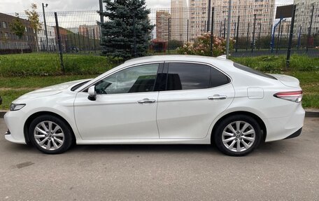 Toyota Camry, 2018 год, 2 450 000 рублей, 3 фотография