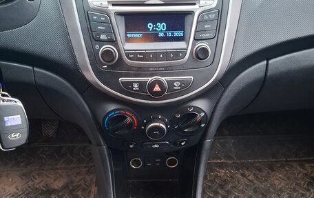 Hyundai Solaris II рестайлинг, 2014 год, 749 000 рублей, 9 фотография