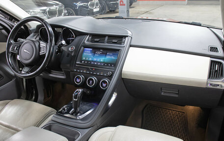 Jaguar E-Pace, 2018 год, 1 798 000 рублей, 11 фотография