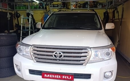 Toyota Land Cruiser 200, 2012 год, 3 700 000 рублей, 1 фотография