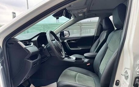 Toyota RAV4, 2022 год, 2 890 000 рублей, 11 фотография