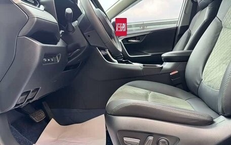 Toyota RAV4, 2022 год, 2 890 000 рублей, 13 фотография