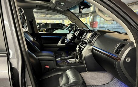 Toyota Land Cruiser 200, 2014 год, 4 000 000 рублей, 21 фотография