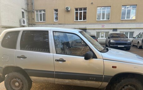 Chevrolet Niva I рестайлинг, 2004 год, 145 000 рублей, 3 фотография