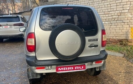 Chevrolet Niva I рестайлинг, 2004 год, 145 000 рублей, 4 фотография