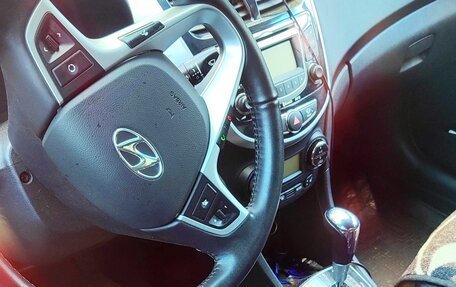 Hyundai Solaris II рестайлинг, 2012 год, 1 000 000 рублей, 2 фотография