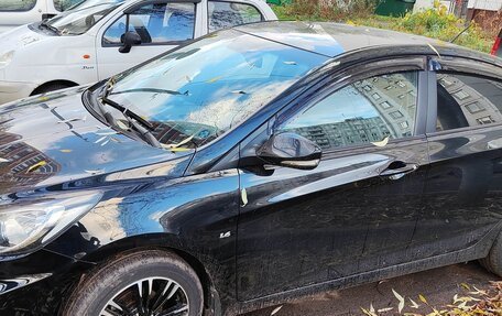 Hyundai Solaris II рестайлинг, 2012 год, 1 000 000 рублей, 4 фотография