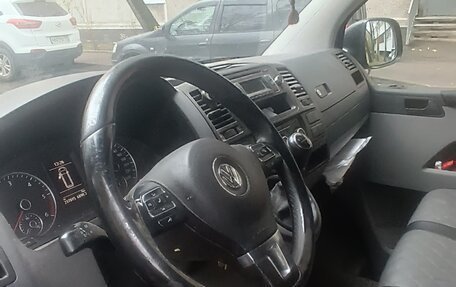 Volkswagen Transporter T5 рестайлинг, 2013 год, 1 200 000 рублей, 14 фотография