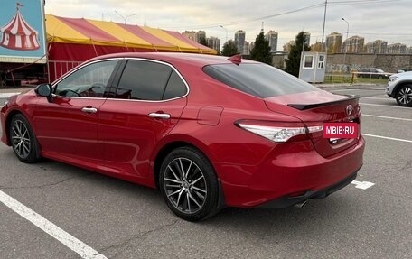 Toyota Camry, 2021 год, 3 600 000 рублей, 2 фотография