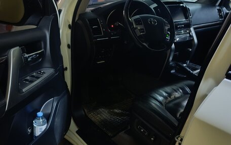 Toyota Land Cruiser 200, 2012 год, 3 700 000 рублей, 20 фотография