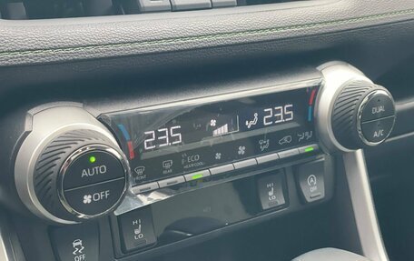 Toyota RAV4, 2025 год, 3 850 000 рублей, 16 фотография