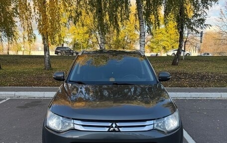 Mitsubishi Outlander III рестайлинг 3, 2014 год, 1 500 000 рублей, 1 фотография