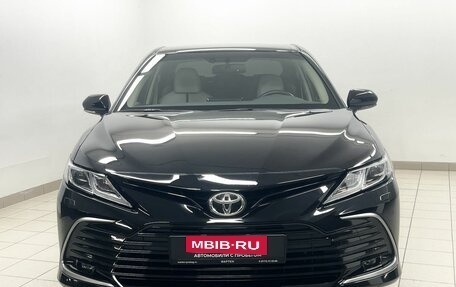 Toyota Camry, 2022 год, 3 598 000 рублей, 2 фотография