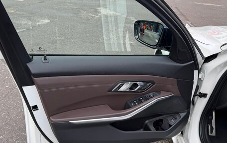 BMW 3 серия, 2021 год, 3 700 000 рублей, 14 фотография