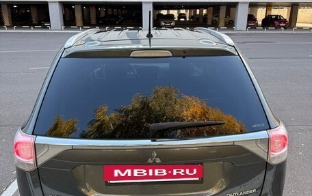 Mitsubishi Outlander III рестайлинг 3, 2014 год, 1 500 000 рублей, 6 фотография