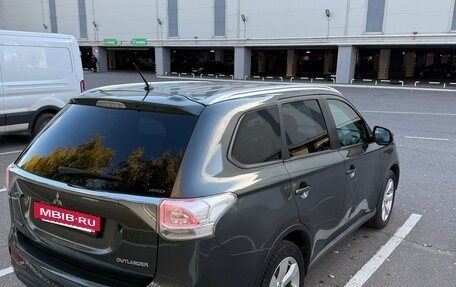 Mitsubishi Outlander III рестайлинг 3, 2014 год, 1 500 000 рублей, 4 фотография