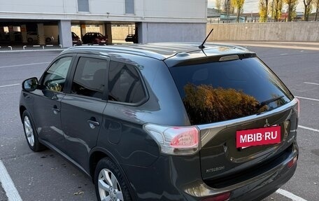 Mitsubishi Outlander III рестайлинг 3, 2014 год, 1 500 000 рублей, 7 фотография