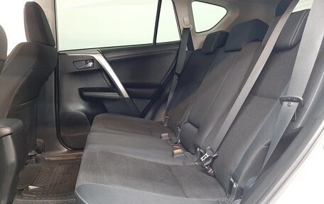 Toyota RAV4, 2016 год, 1 860 000 рублей, 13 фотография