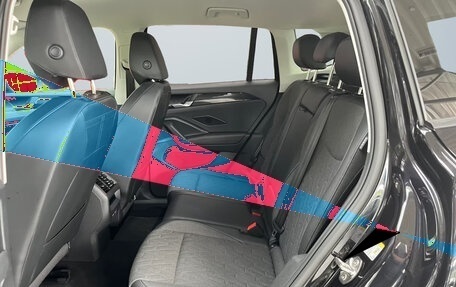 Volkswagen Tiguan, 2024 год, 5 900 000 рублей, 18 фотография