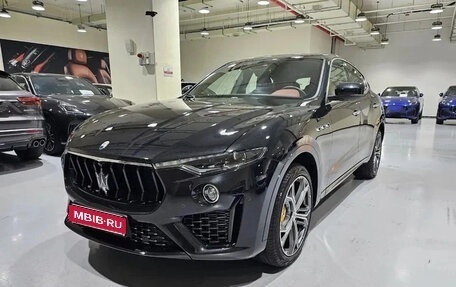Maserati Levante I, 2023 год, 5 989 027 рублей, 1 фотография