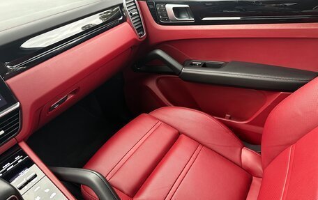 Porsche Cayenne III, 2021 год, 10 900 000 рублей, 15 фотография