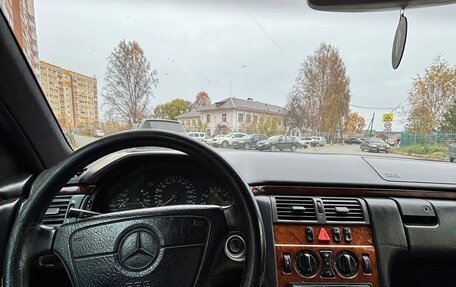 Mercedes-Benz E-Класс, 1997 год, 147 000 рублей, 9 фотография