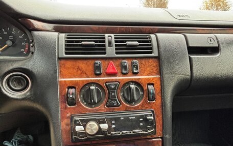 Mercedes-Benz E-Класс, 1997 год, 147 000 рублей, 11 фотография