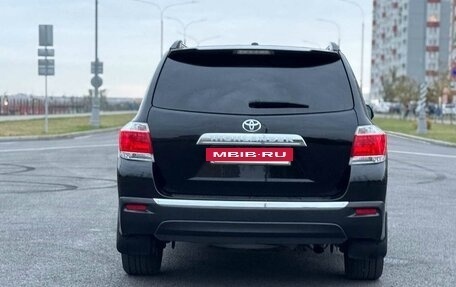 Toyota Highlander III, 2010 год, 2 100 000 рублей, 3 фотография