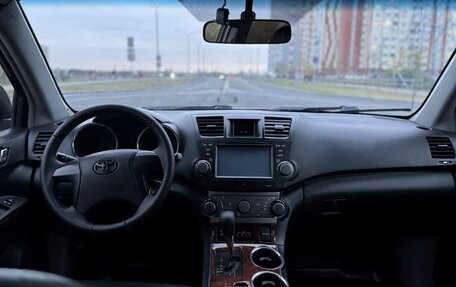 Toyota Highlander III, 2010 год, 2 100 000 рублей, 8 фотография