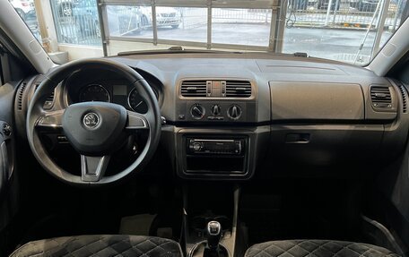 Skoda Fabia II, 2013 год, 690 000 рублей, 10 фотография