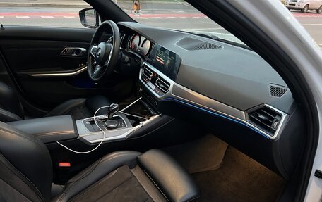 BMW 3 серия, 2019 год, 2 350 000 рублей, 13 фотография