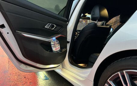 BMW 3 серия, 2019 год, 2 350 000 рублей, 24 фотография