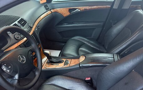 Mercedes-Benz E-Класс, 2003 год, 1 050 000 рублей, 1 фотография