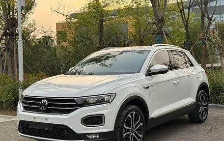 Volkswagen T-Roc I, 2022 год, 2 180 000 рублей, 1 фотография