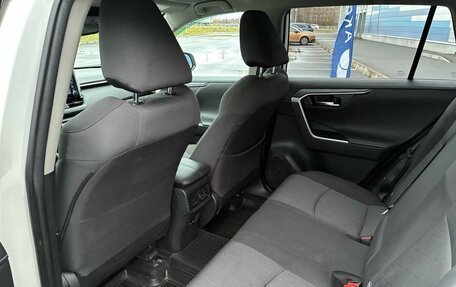 Toyota RAV4, 2020 год, 4 599 000 рублей, 8 фотография