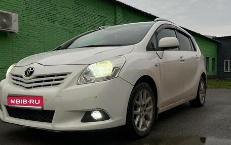 Toyota Verso I, 2012 год, 1 250 000 рублей, 3 фотография