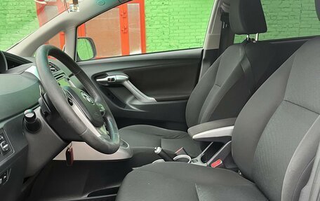 Toyota Verso I, 2012 год, 1 250 000 рублей, 7 фотография