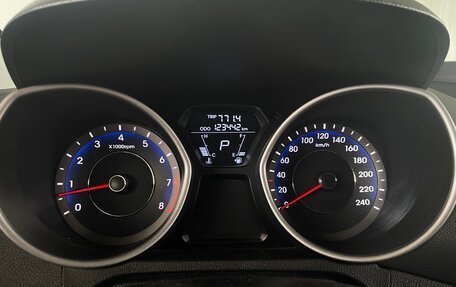 Hyundai Avante, 2011 год, 990 000 рублей, 9 фотография