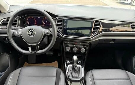 Volkswagen T-Roc I, 2022 год, 2 180 000 рублей, 8 фотография