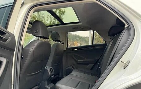 Volkswagen T-Roc I, 2022 год, 2 180 000 рублей, 7 фотография