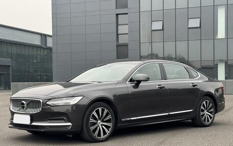 Volvo S90 II рестайлинг, 2022 год, 3 030 000 рублей, 1 фотография
