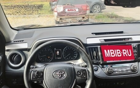 Toyota RAV4, 2018 год, 2 540 000 рублей, 13 фотография