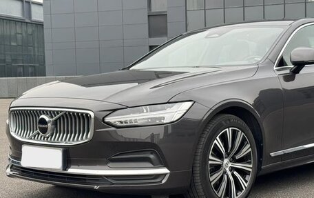 Volvo S90 II рестайлинг, 2022 год, 3 030 000 рублей, 2 фотография
