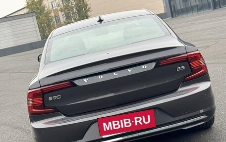 Volvo S90 II рестайлинг, 2022 год, 3 030 000 рублей, 6 фотография