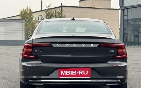 Volvo S90 II рестайлинг, 2022 год, 3 030 000 рублей, 5 фотография