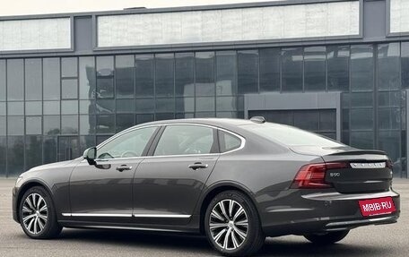 Volvo S90 II рестайлинг, 2022 год, 3 030 000 рублей, 4 фотография
