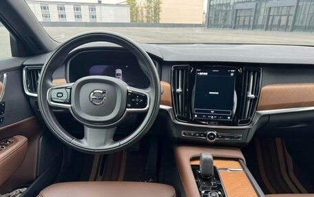 Volvo S90 II рестайлинг, 2022 год, 3 030 000 рублей, 17 фотография