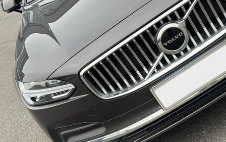 Volvo S90 II рестайлинг, 2022 год, 3 030 000 рублей, 14 фотография